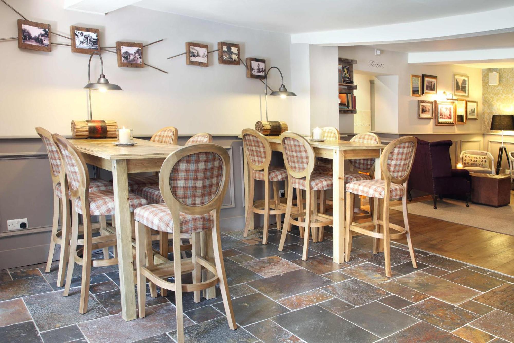เดอะ ฟลาวเวอร์ พอท Hotel Sunbury-on-Thames ภายนอก รูปภาพ