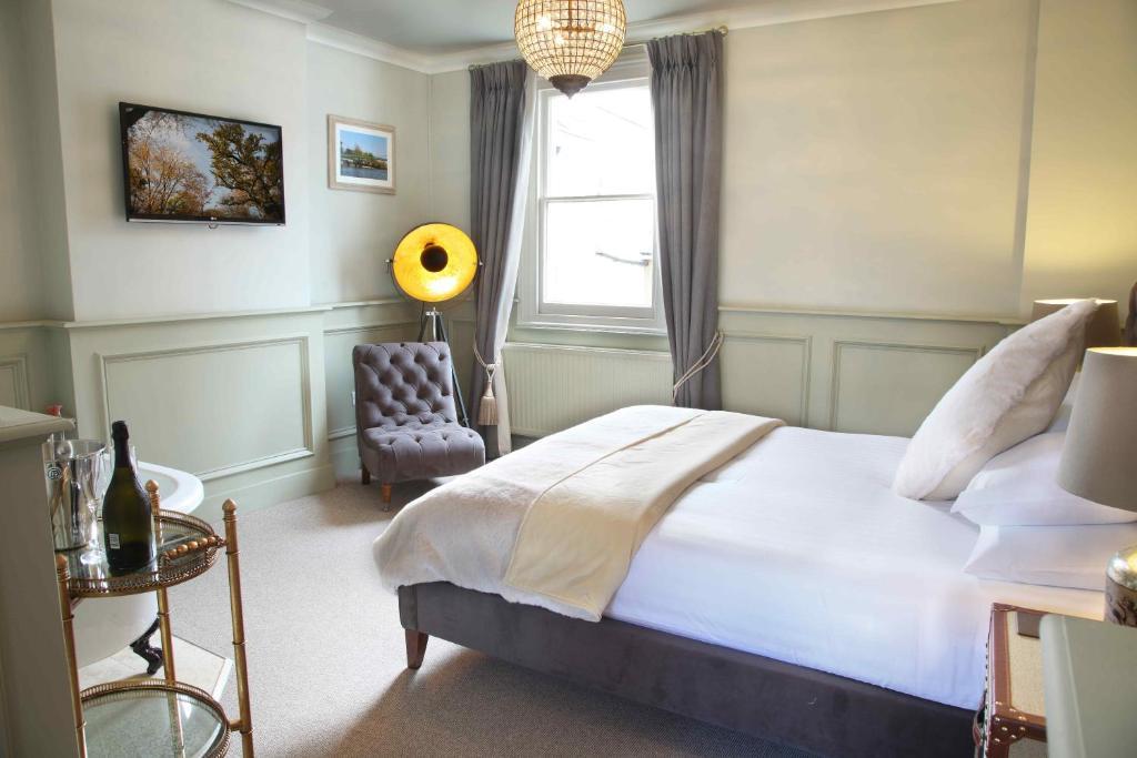 เดอะ ฟลาวเวอร์ พอท Hotel Sunbury-on-Thames ห้อง รูปภาพ
